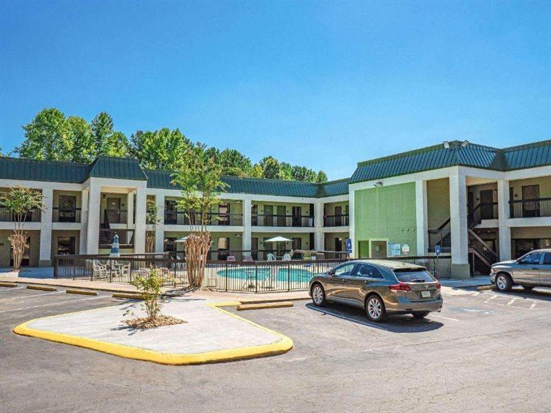 Quality Inn & Suites Near Six Flags - Austell Exterior foto