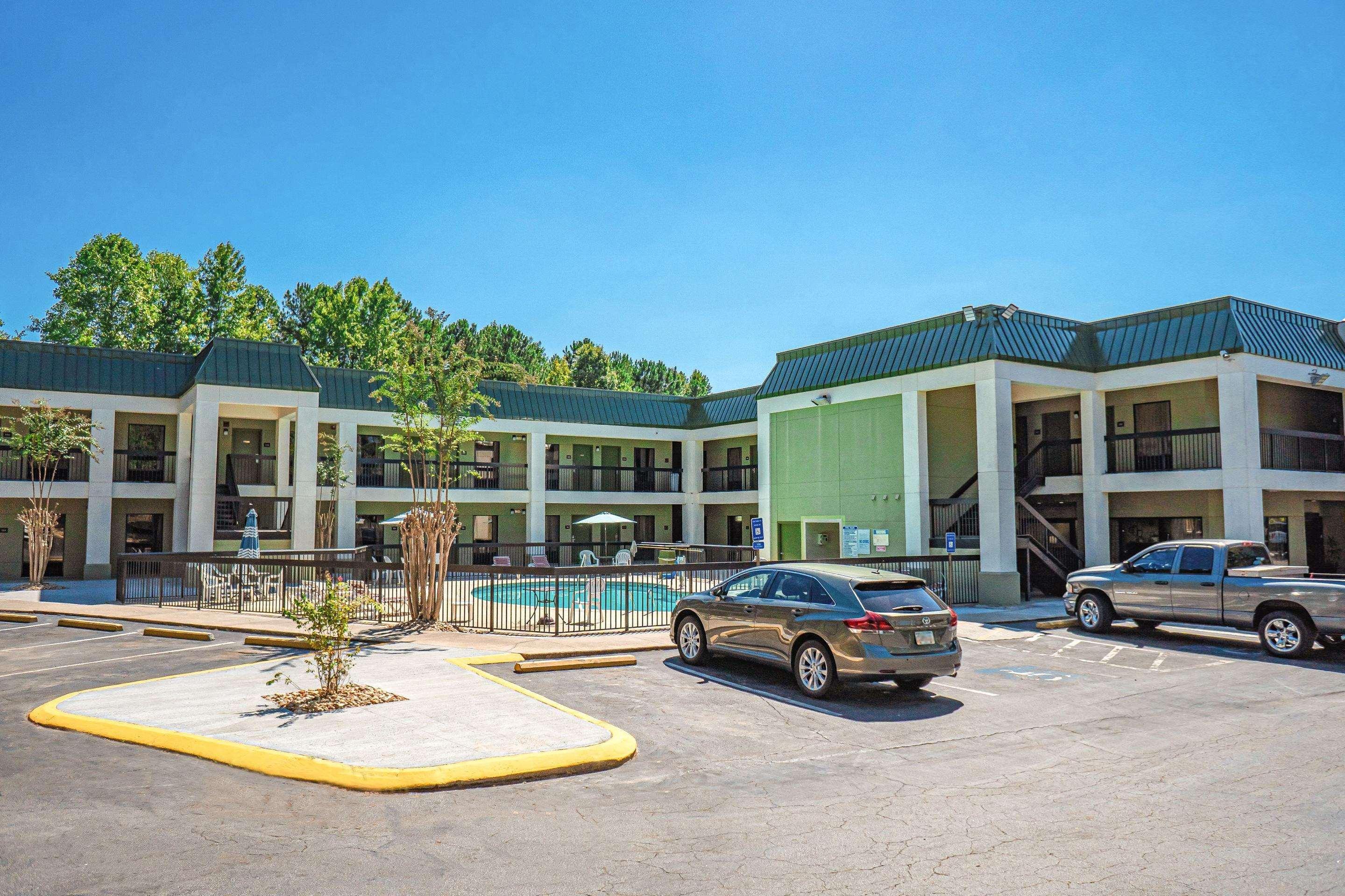Quality Inn & Suites Near Six Flags - Austell Exterior foto
