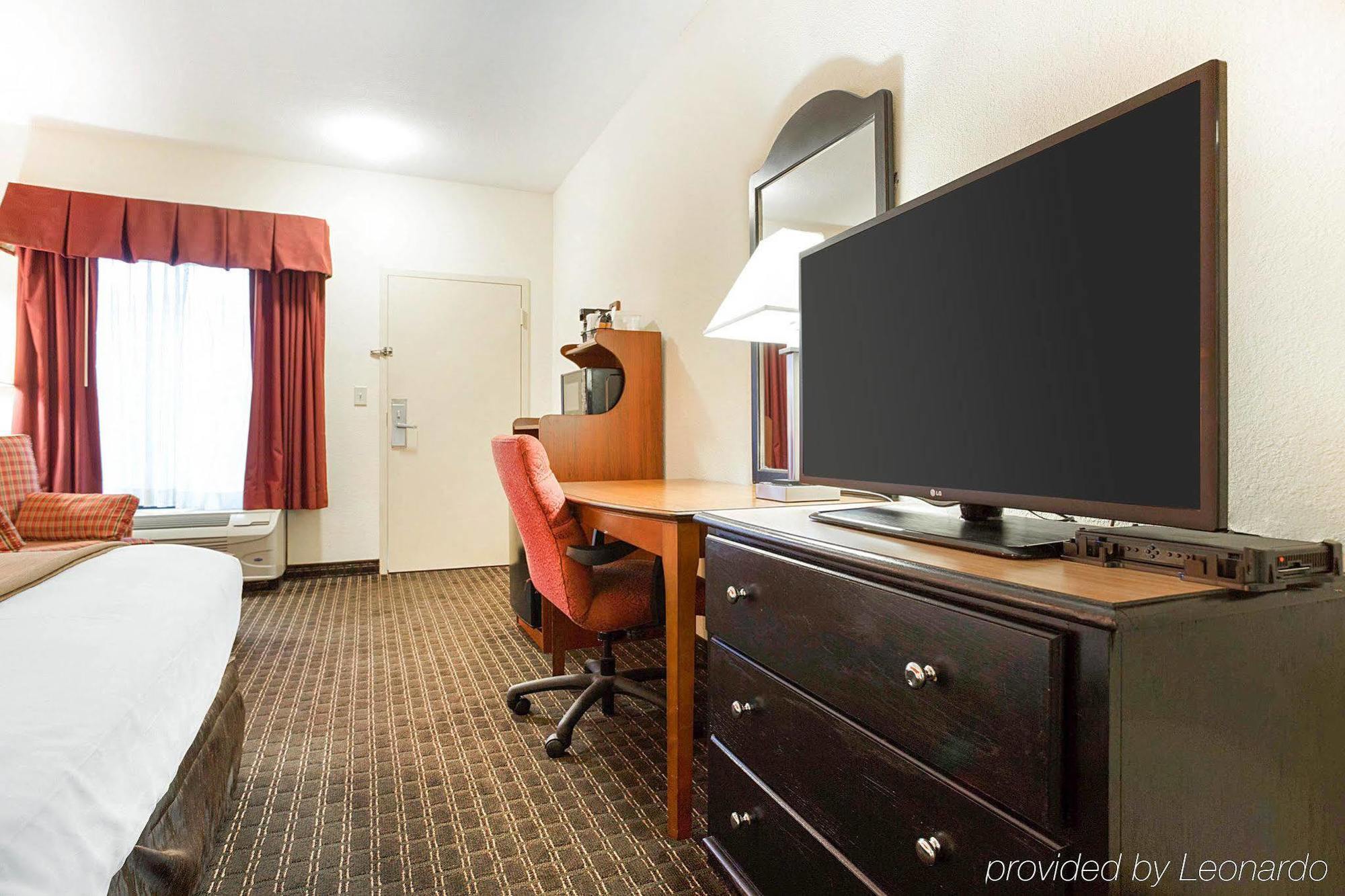 Quality Inn & Suites Near Six Flags - Austell Exterior foto